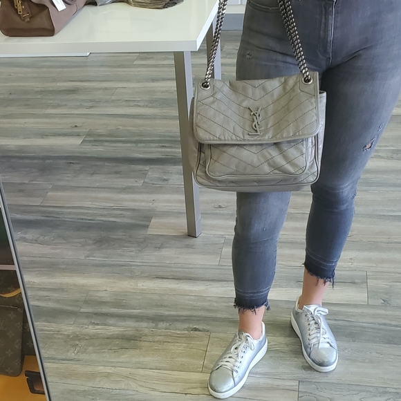 YSL Niki Medium crinkled leather shoulder bag - Picture 9 of 9